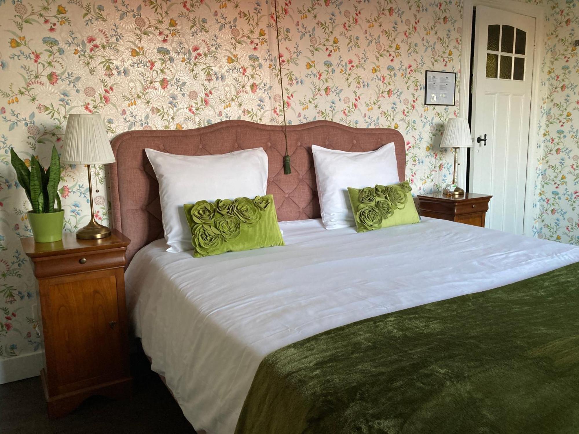 Bed and Breakfast Tree & B Brujas Exterior foto